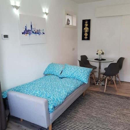 Апартаменти Star London Brent Street Cosy 1-Bed Hideaway Гендон Екстер'єр фото